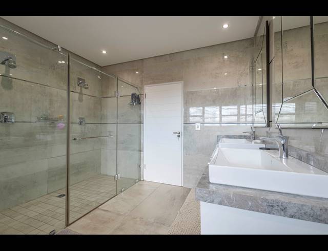 5 BEDROOM HOUSE FOR SALE IN IZINGA